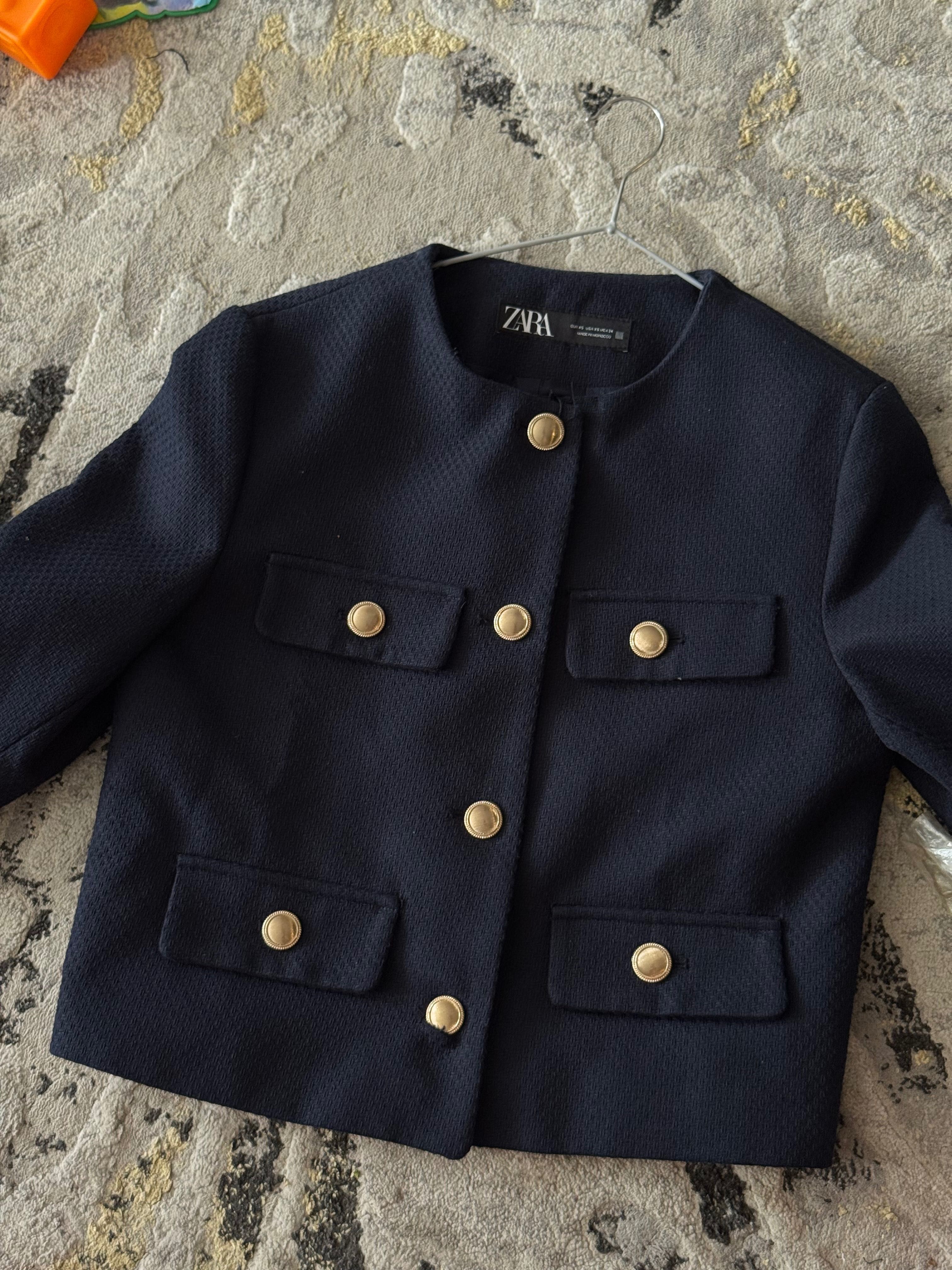 Текстурирано черно сако  ZARA XS-S размер