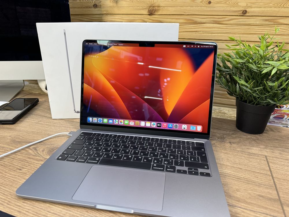 Macbook Air 13.6 M2 8/256gb EAC