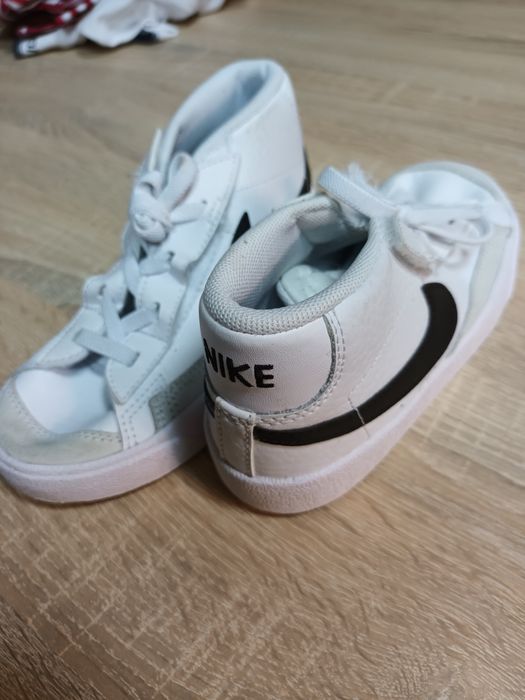 Adidasi copii Nike Albi