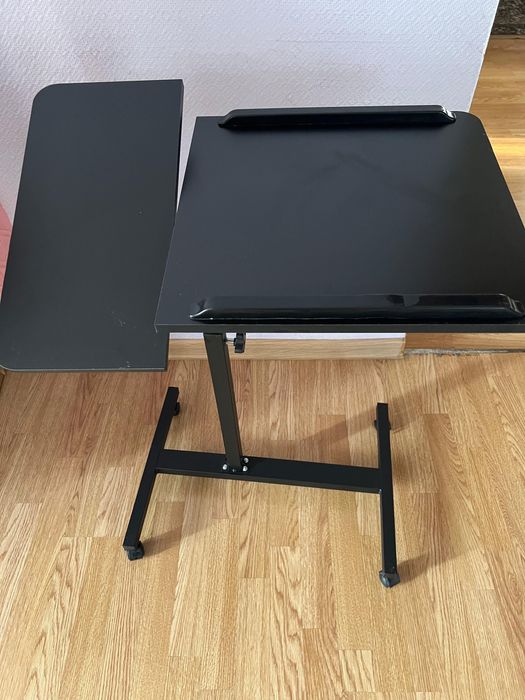Столик доя ноутбука