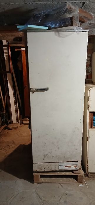 Вертикален фризер