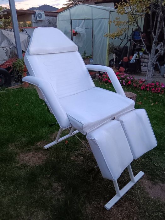 Козметичка кушетка