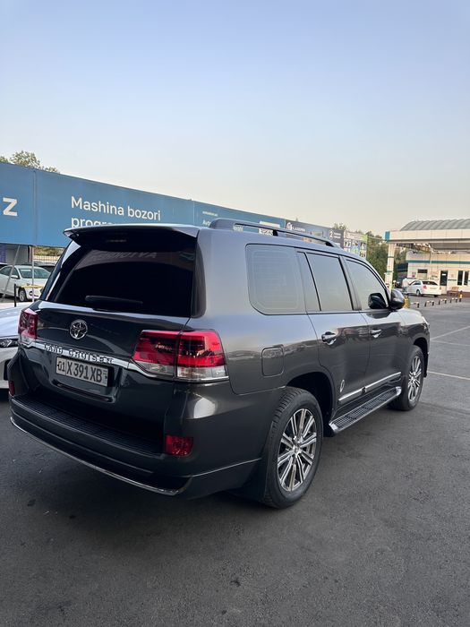 TOYOTA Land Cruiser 200 4L