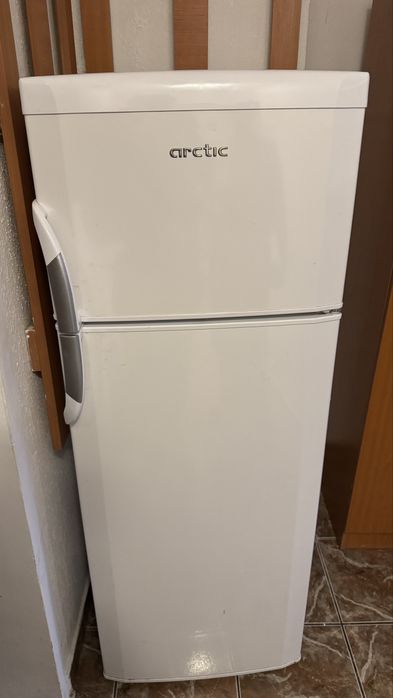 Frigider arctic cu congelator separat