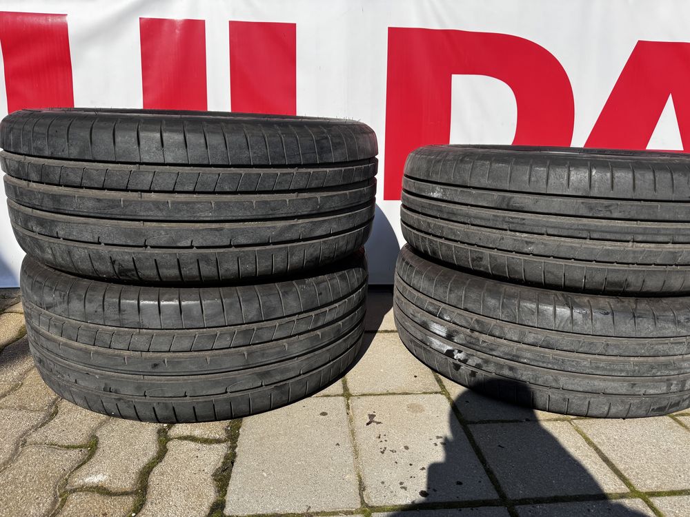 Vand 4 caucicuri 255/55R18 și 235/60R18