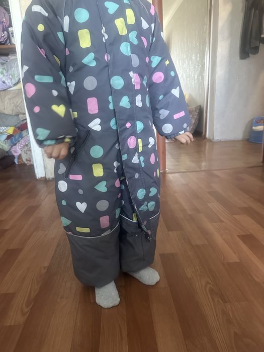 Продам детские зимние комбинезоны
