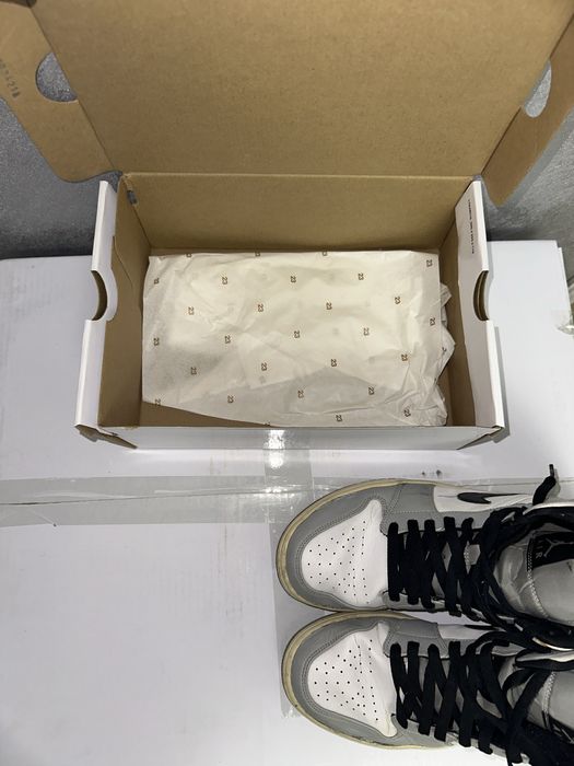 Air Jordan 1 Mid Light Smoke Grey