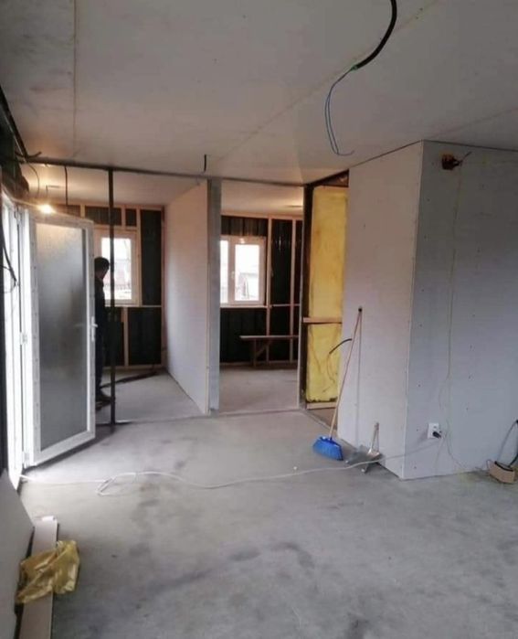 Vand casa pe structura metalica de locuit su de vacanta