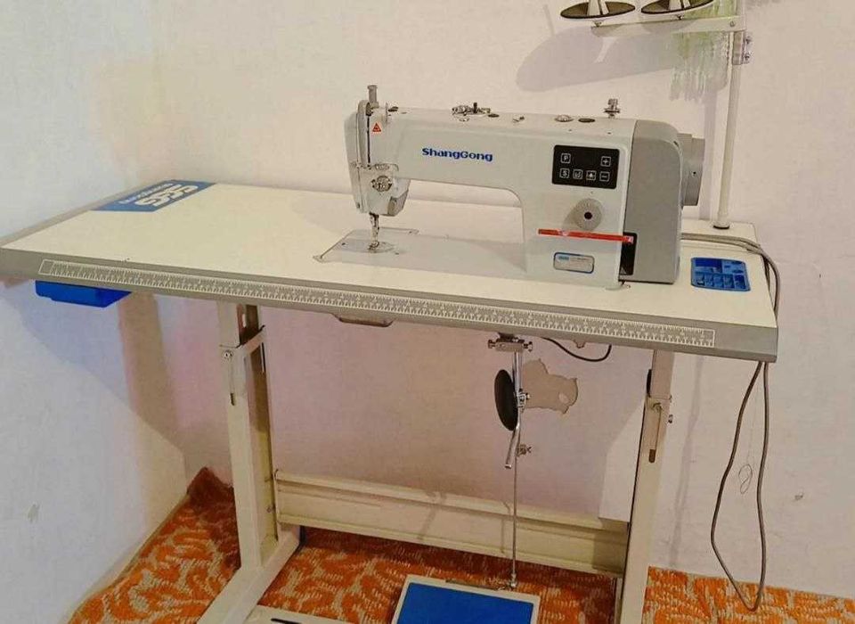 Tikuv mashinasi sotiladi