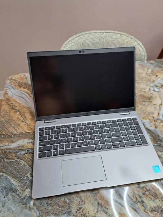 Лаптоп Dell Latitude 5520