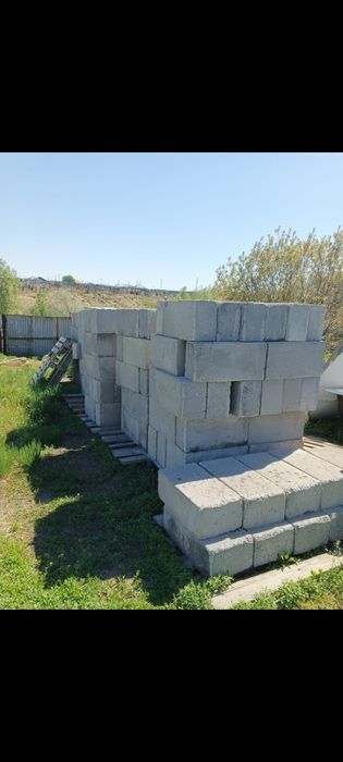 Продаются в количестве250.  Полистирол  блок Цена 1200