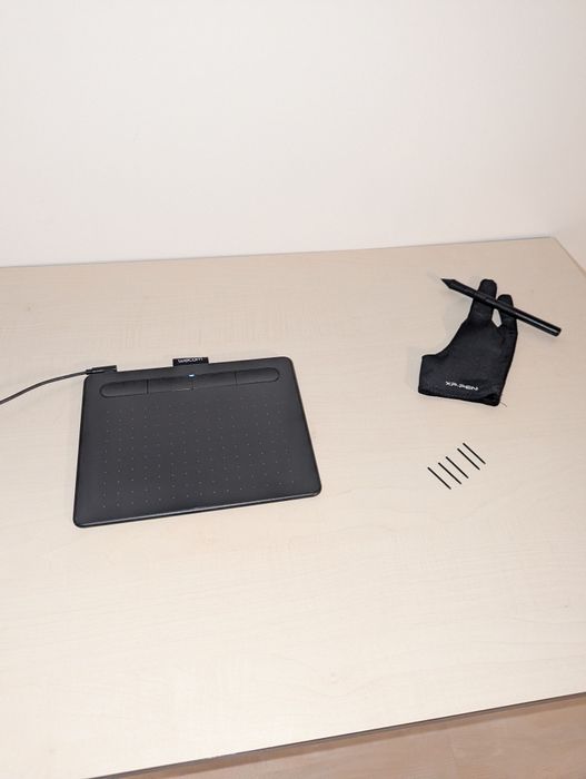 Tabletă grafică Wacom Intuos S 2018 Small, Pen și mănușă, rezerve pen+