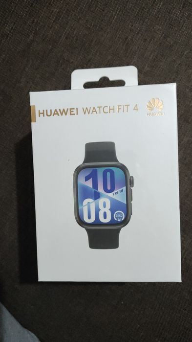 Часовник Huawei Fit4