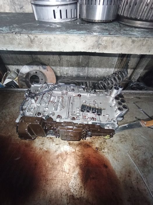 Har xil turdagi avtomobillarni mator xadovoy karobkalarini tuzatamiz