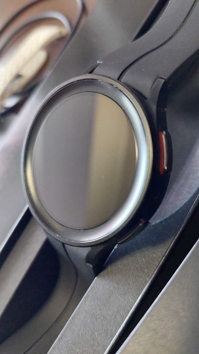 Продавам Смарт часовник Samsung Galaxy Watch 5 Pro