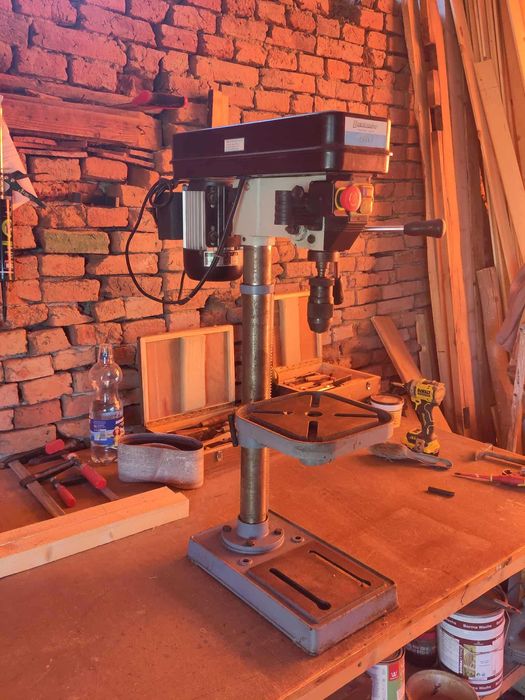 Masina de gaurit cu masa coloana Bernardo T16