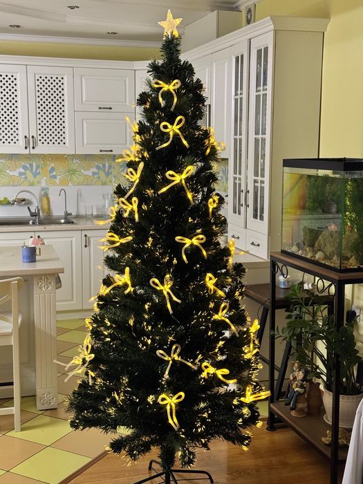 Продается елка в идеальном состоянии