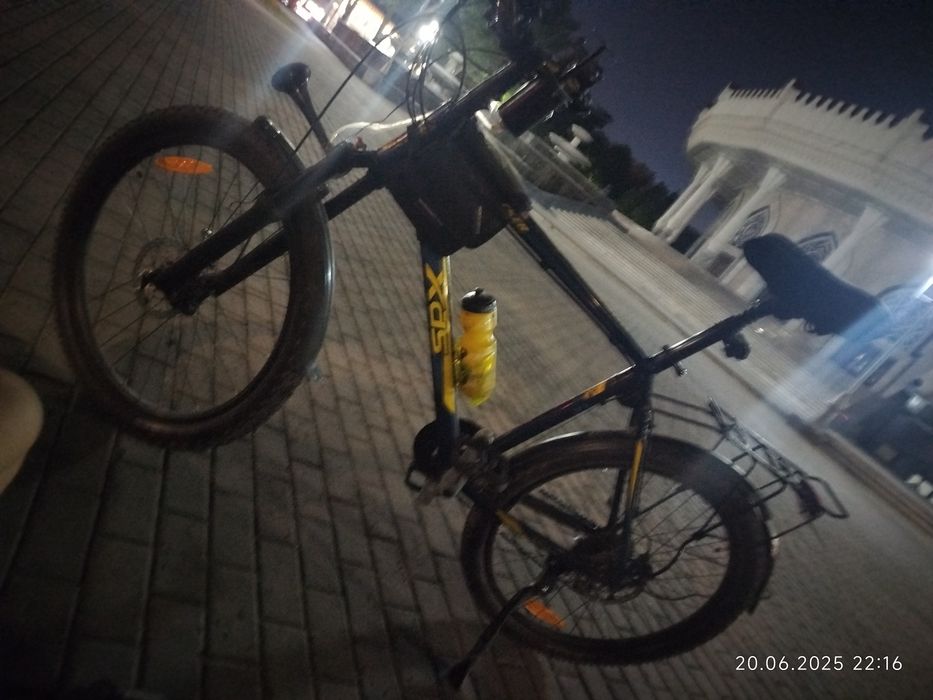 Продаётся срочно!!! Спортивный велосипед  полностью навороченный