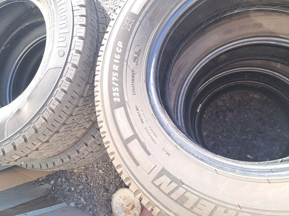 225 75 16 C CP  215 65 16 C Continental Michelin