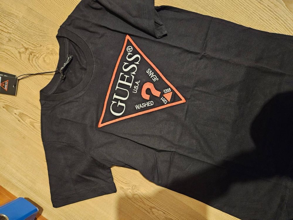 Дамска блуза GUESS, размер М.