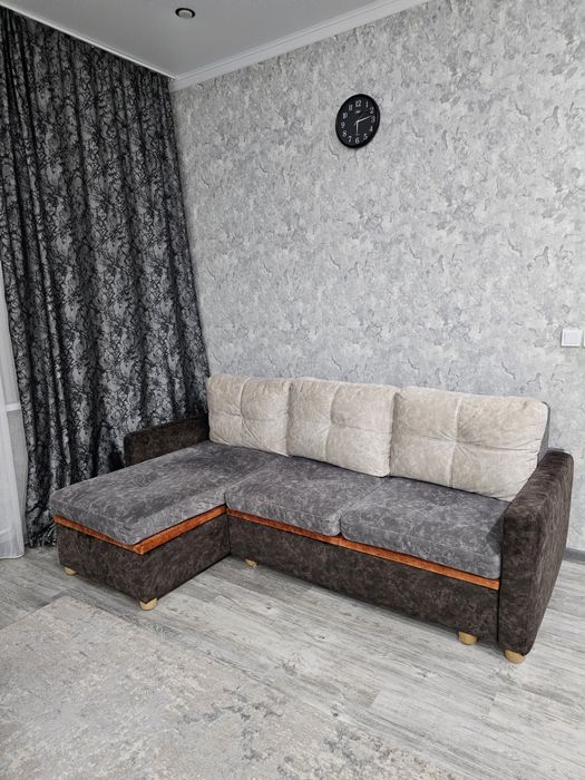 Продам диван угловой.