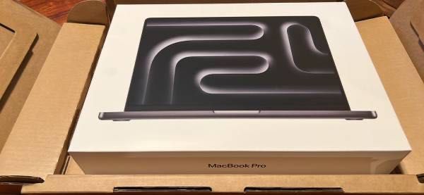Apple MacBook Pro 16 ( M3 Pro 18/512GB ) 2024. USA