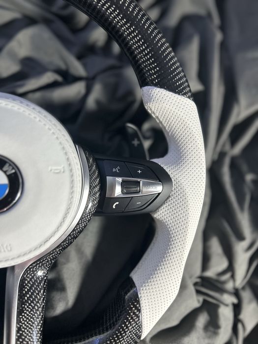 Volan BMW Carbon Seria 1/2/3/4/5/6/7/X1/X3/X4/X5/X6 Montaj Inclus