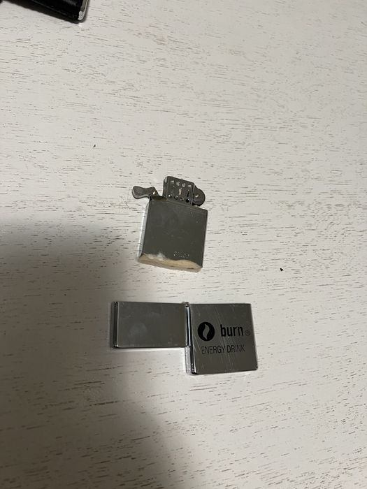 Vând bricheta champ burn