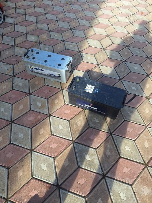 Vând baterie auto 180 ah 400 lei bucata