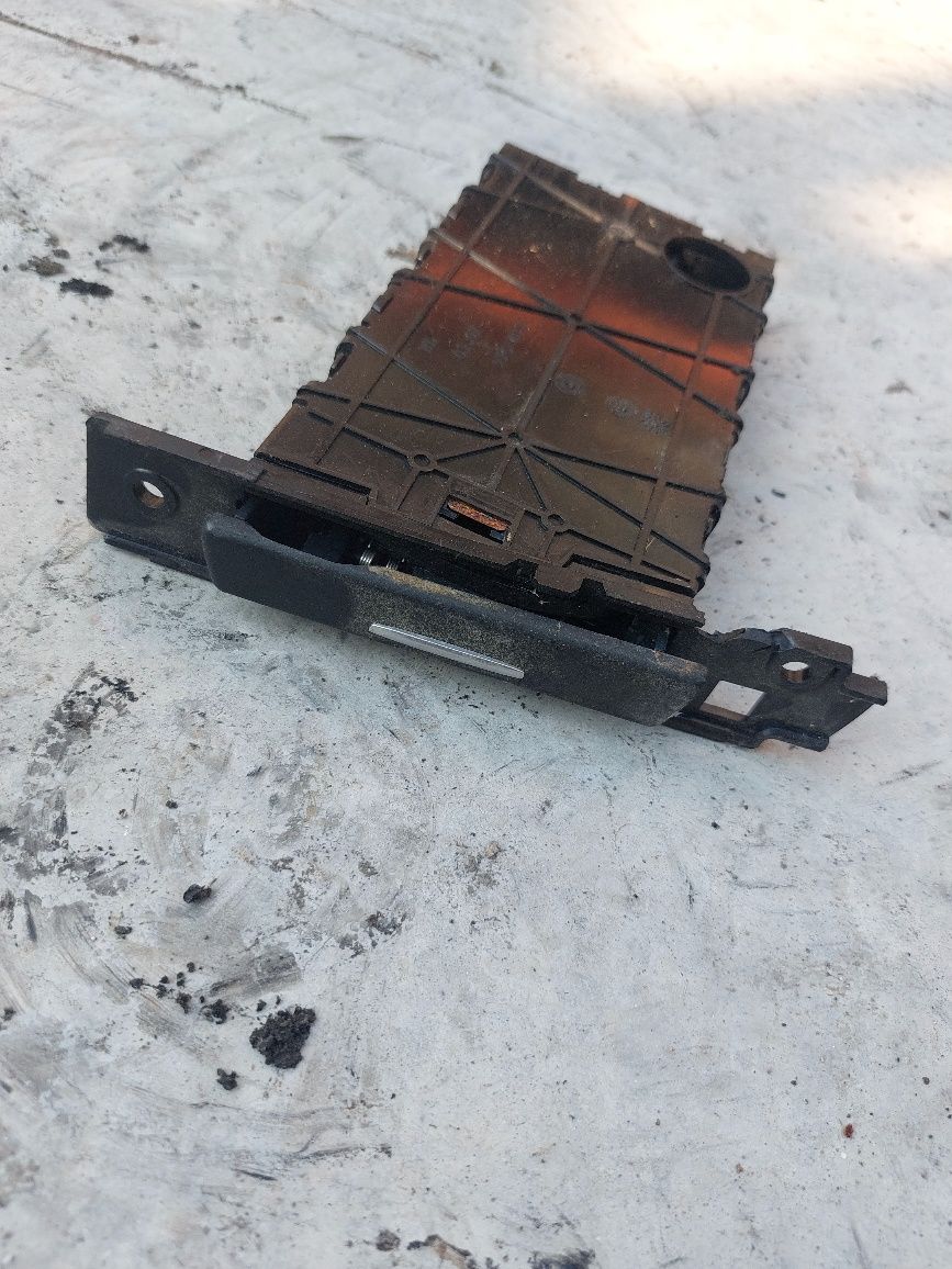 Cup holder Бмв bmw е60 е61 520д 177кс  n47