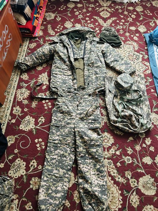 Форма военая  никто не одевал .Форма почти новая .