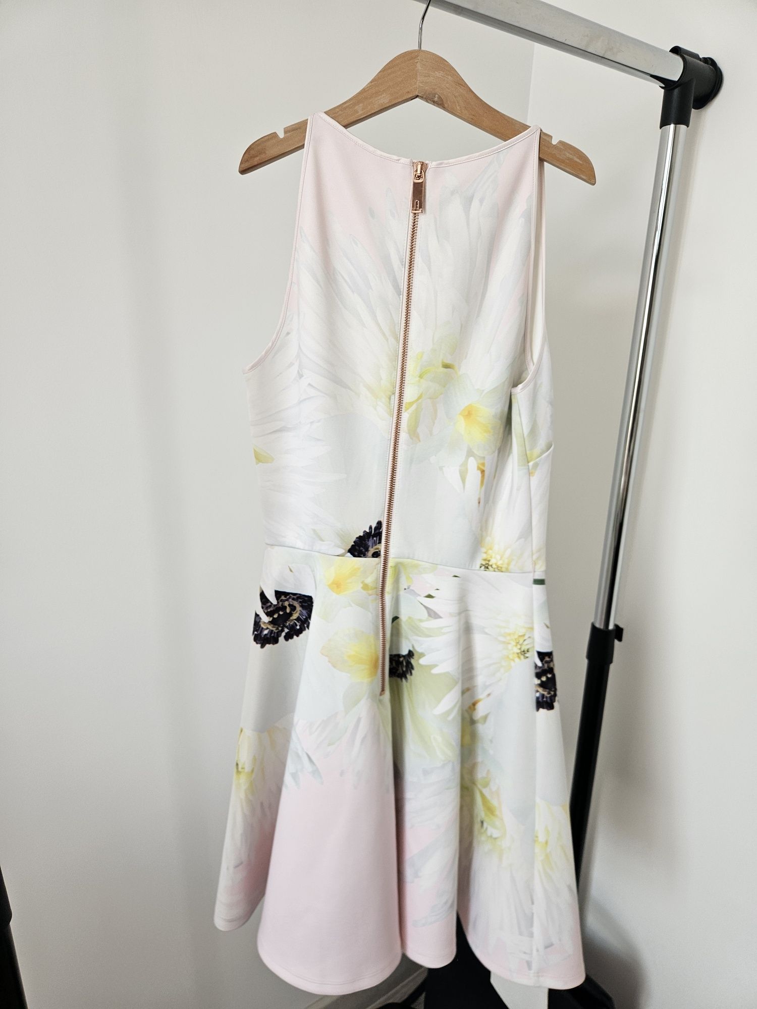Ted Baker флорална рокля
