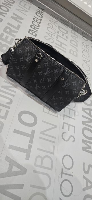 Чантичка Louis vuitton