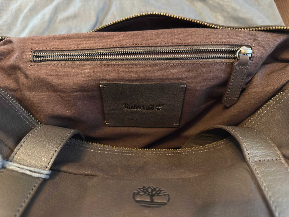 Vând geantă bărbați | Timberland | piele nubuck | nouă
