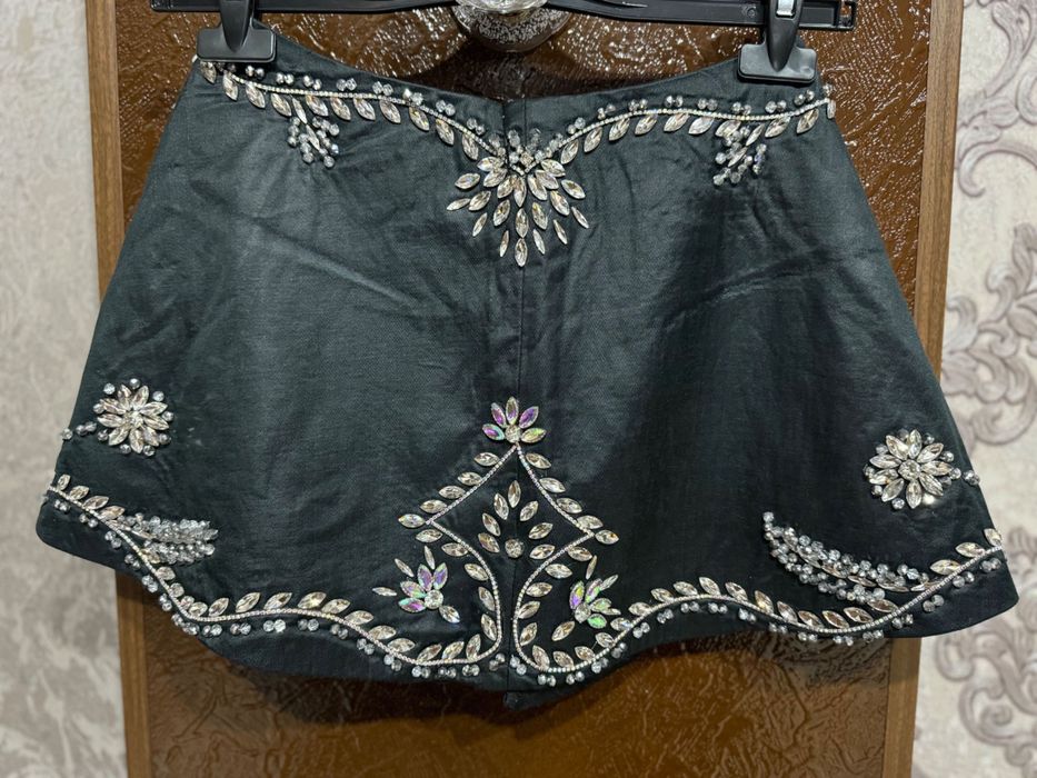 Baska yubka yangi kiyilmagan 70-73sm