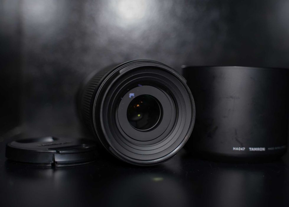 Tamron A047 70-300mm F4.5-6.3 Di III RXD Sony E Mount w/Hood