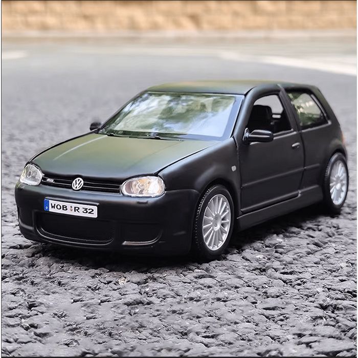 Maisto sp edition кола vw volkswagen golf r32 два цвята