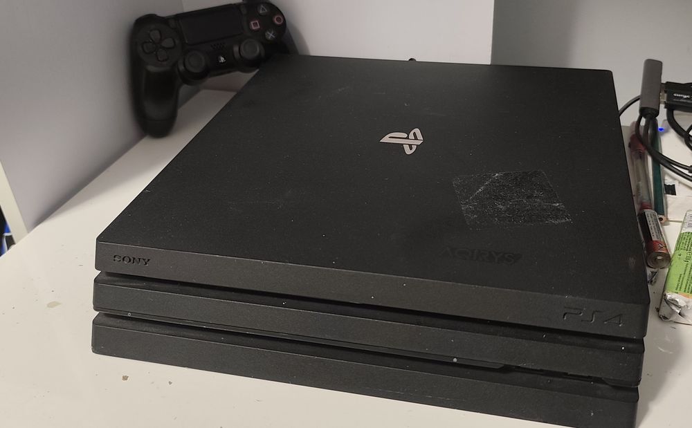 Vand ps4 pro cu un controller
