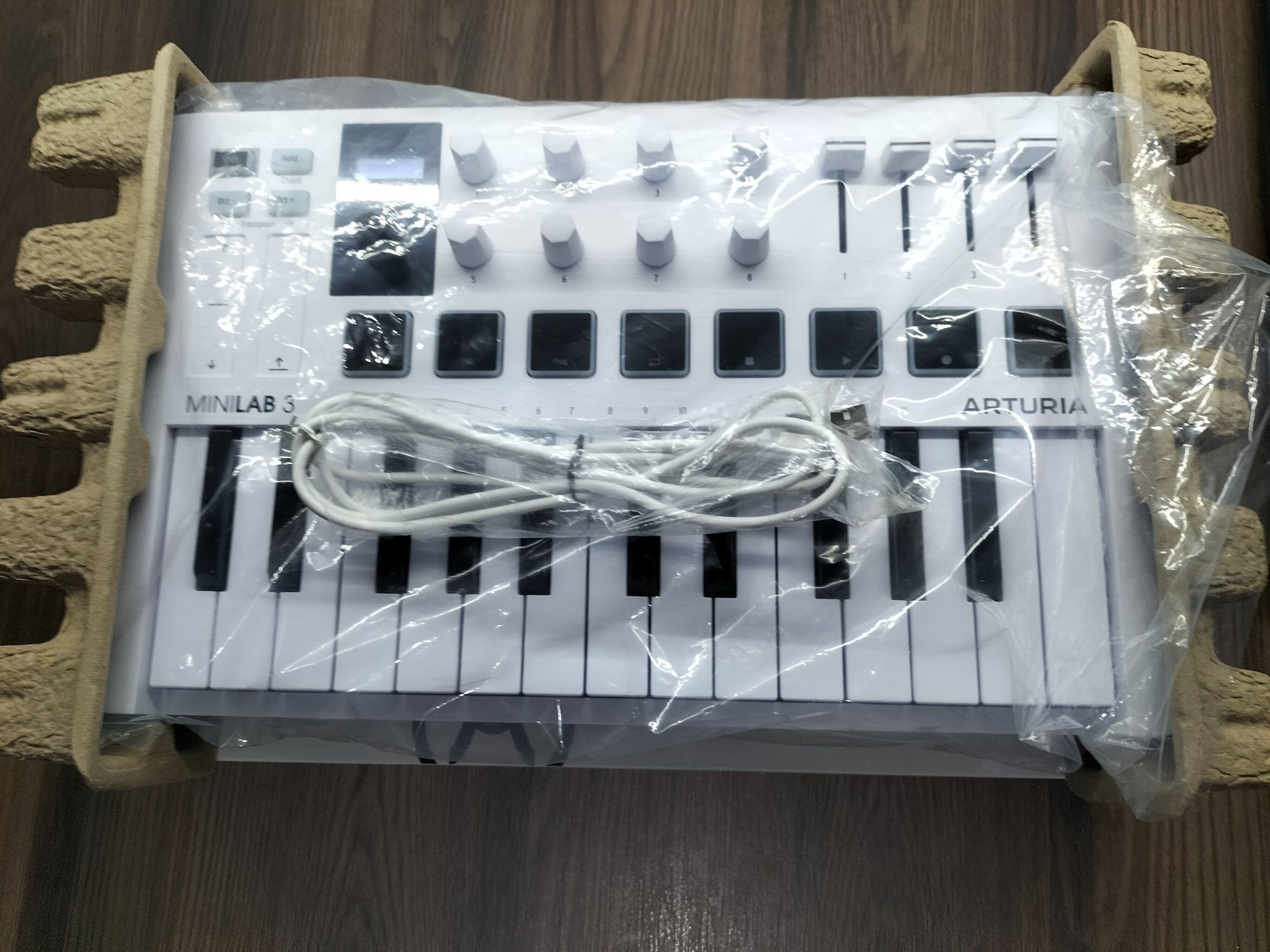 Arturia minilab 3