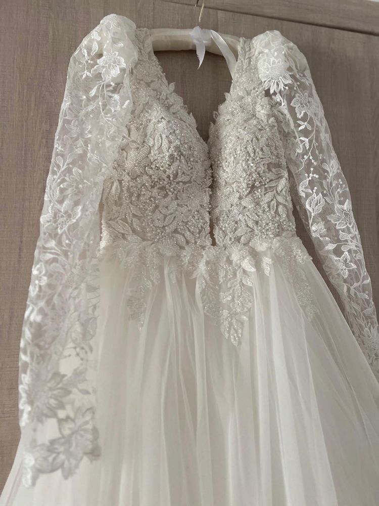 Rochie de mireasa,mărime 36/38, pt inaltime 1,67cm(include voal lung)