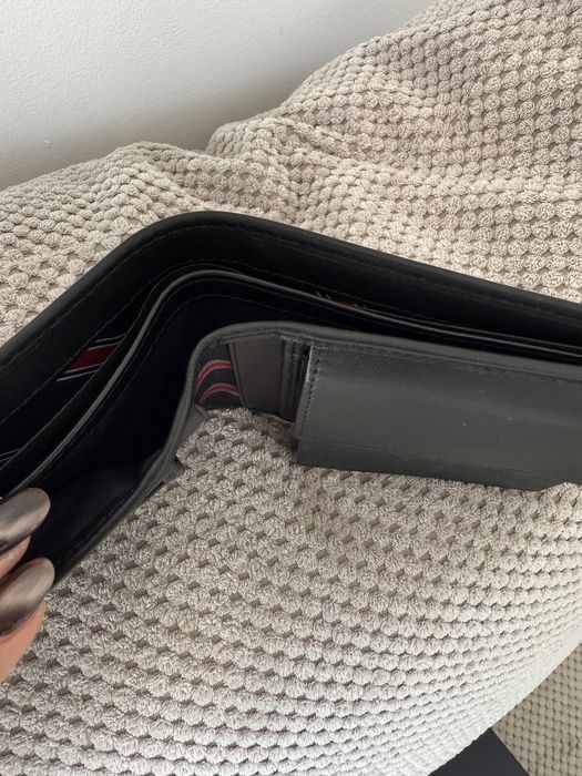 Мъжки портфейл Tommy Hilfiger нов