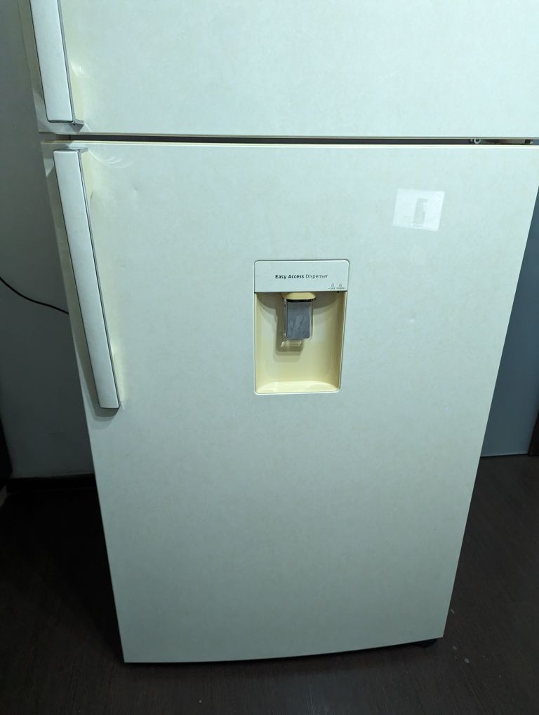Большой холодильник SAMSUNG
