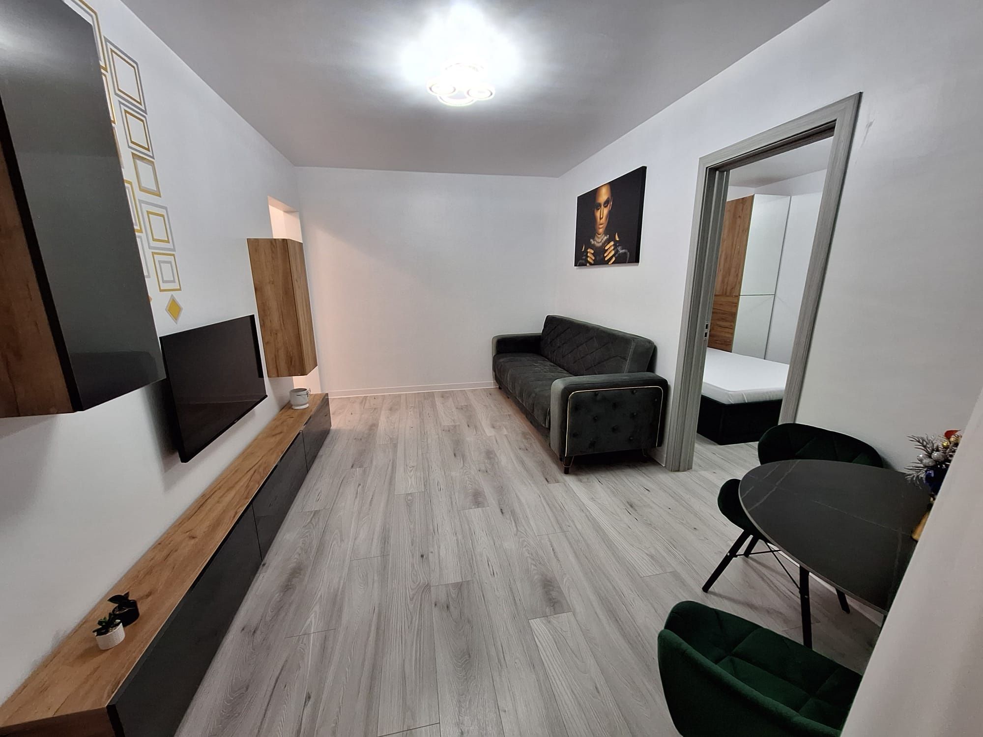 Inchieriez apartament