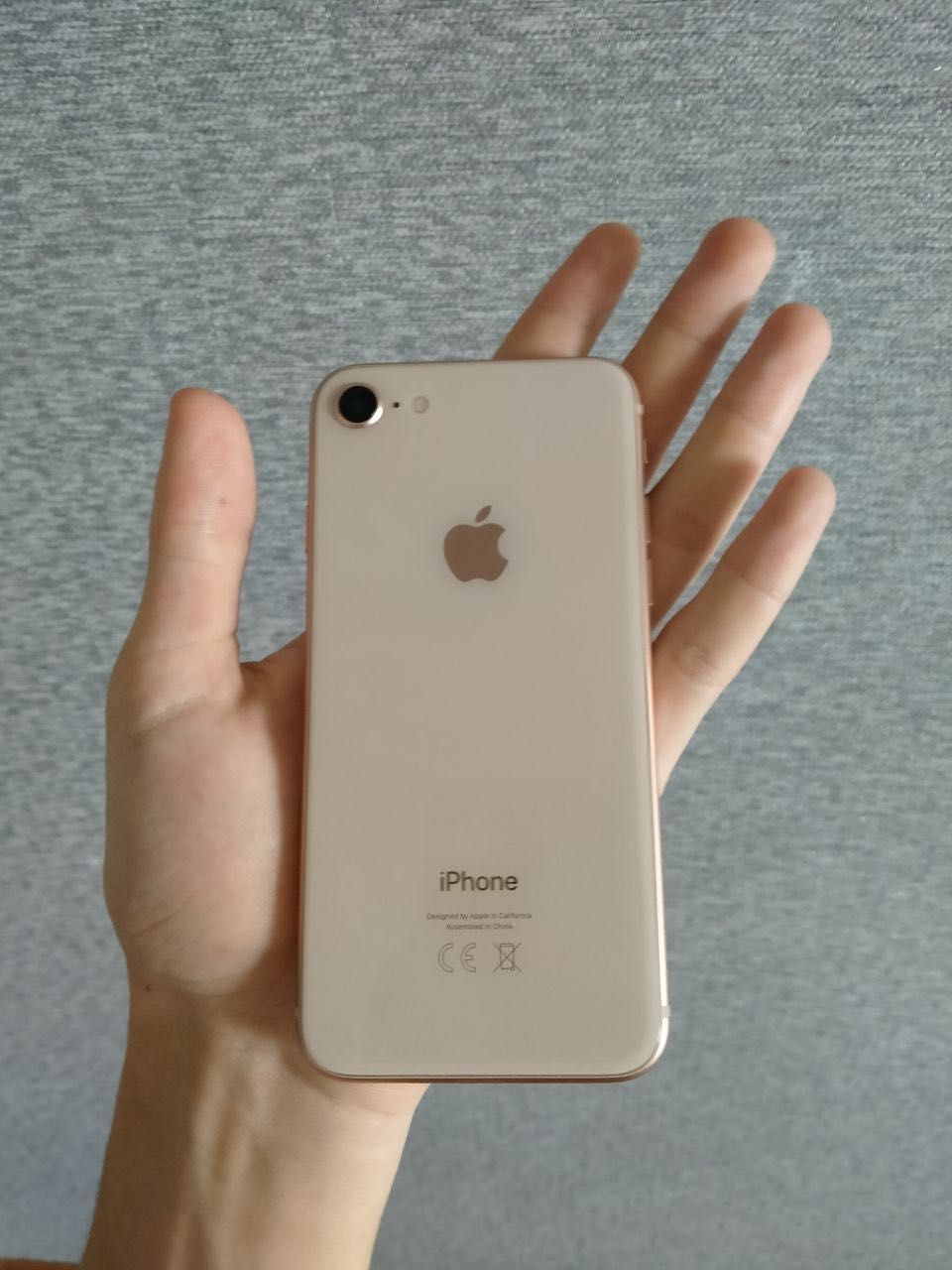 iphone 8/gold/64gb/100%akm