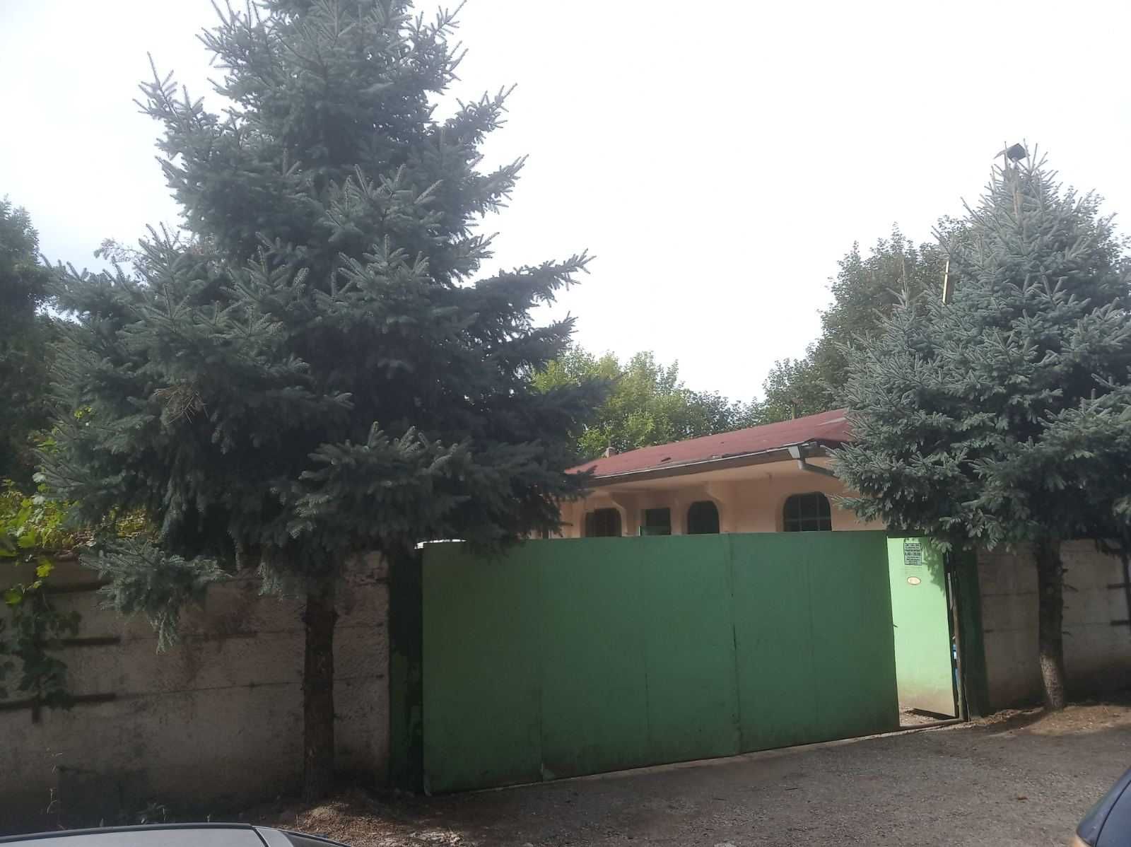 Къща със собствен двор 950 кв.м. в гр. Добрич