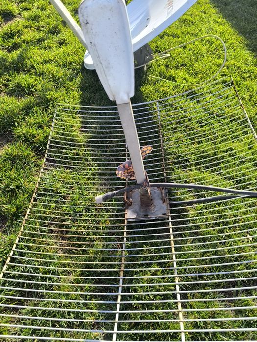 2бр. сателитни антени и антена за интернет. Не се продават по отделно