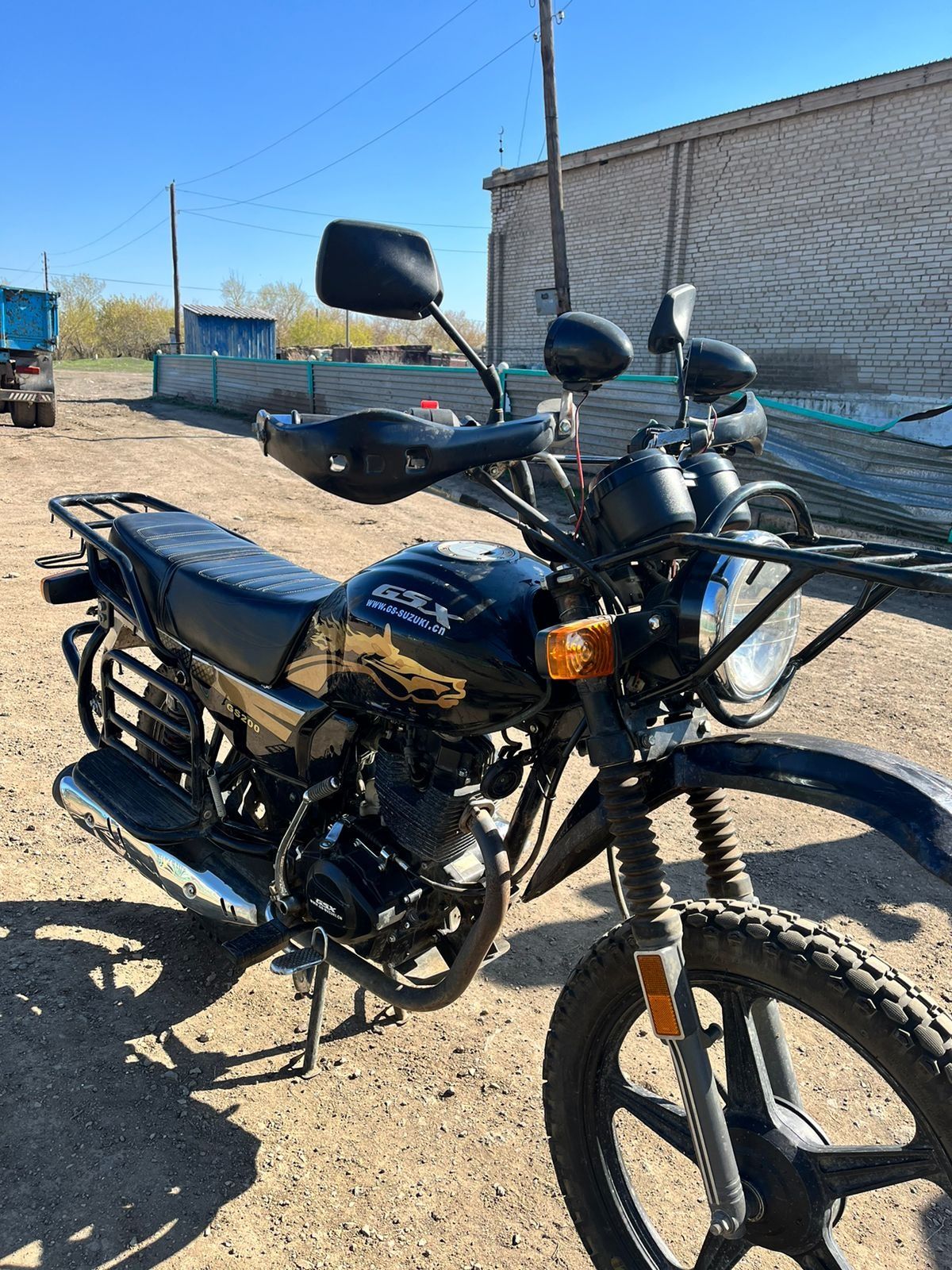 Мотоцикл, GSX 200