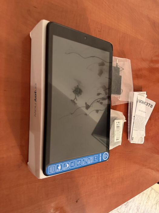 Таблет alcatel 3T8