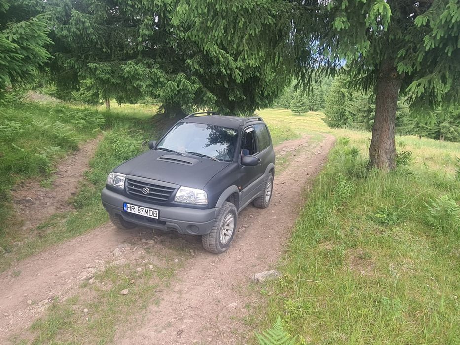 Vând Grand Vitara!