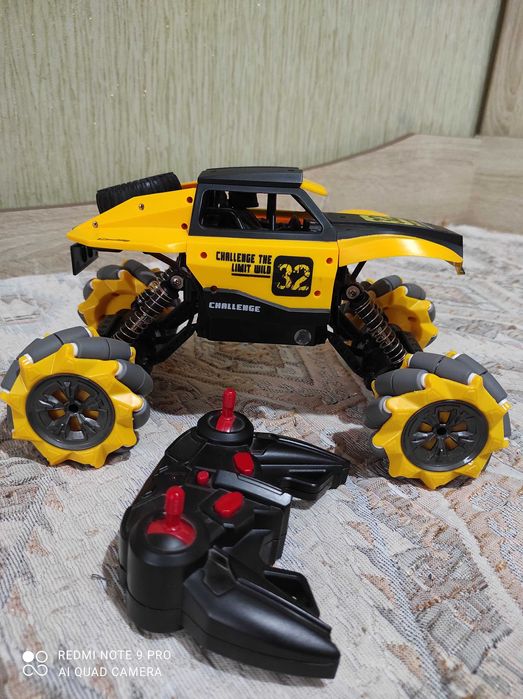 машинка на пульте управления